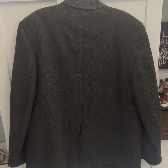 Green Sport Coat with Classic Style and Structured Appearance - Picture 4 of 5